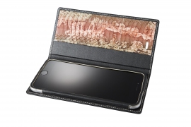 iPhone 6 Plus対応のLC644PL2、カラーはブラック×クリーム(GRAMSの発表資料より) iPhone 6 Plus対応のLC644PL2、カラーはブラック×クリーム(GRAMSの発表資料より)