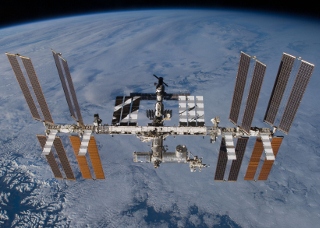 失敗した国際宇宙ステーションの軌道修正、18日に再挑戦（Image credit: NASA）