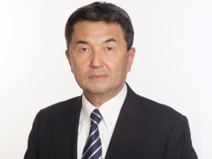 巴工業＜６３０９＞（東１・売買単位１００株）の山本仁社長は移転したばかりの真新しい新本社で２０１５年１２月期・中間決算説明会を行った。