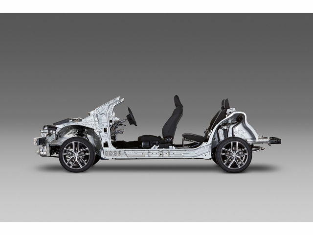 トヨタが「TNGAの取り組み状況」とするプレスリリースで、「バッテリー性能の向上」や「ハイブリッド性能を15%向上させた2015年発売予定のプリウスのシャシー