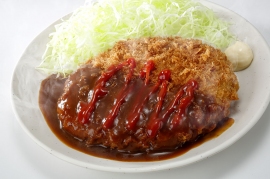 【Sガスト】大メンチカツ(すかいらーく発表資料より) 【Sガスト】大メンチカツ(すかいらーく発表資料より)