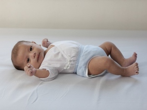 アジア圏での紙おむつの需要増大を受け、三井化学はタイで紙おむつ用の通気性フィルムの製造設備の増設を発表した。通気性フィルムは高性能おむつの重要な原料であり、今後も各おむつメーカーからのリクエストは続くだろう。 アジア圏での紙おむつの需要増大を受け、三井化学はタイで紙おむつ用の通気性フィルムの製造設備の増設を発表した。通気性フィルムは高性能おむつの重要な原料であり、今後も各おむつメーカーからのリクエストは続くだろう。