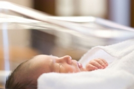 ベネッセHDが15年に産まれた赤ちゃんの名前を調査したところ、男の子の読みでは、「はると」が7年連続でトップとなる一方、女の子の読みでは「めい」が初のトップになった。 ベネッセHDが15年に産まれた赤ちゃんの名前を調査したところ、男の子の読みでは、「はると」が7年連続でトップとなる一方、女の子の読みでは「めい」が初のトップになった。