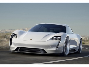 「Mission E」は、ポルシェがEVスポーツを作ったらこうなる、ということ提示したコンセプトカーといえるだろう 「Mission E」は、ポルシェがEVスポーツを作ったらこうなる、ということ提示したコンセプトカーといえるだろう