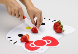 ハローキティまな板(京セラ発表資料より) ハローキティまな板(京セラ発表資料より)