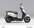ホンダは50ccスクーター「タクト」のカラーバリエーションを変更して発売する。写真は、新色のクラシカルホワイト。（写真提供：ホンダ）