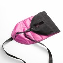 足を吊るしてむくみを防止できる折りたたみ可能なフットレスト「200-BAGIN004シリーズ」(サンワプライ発表資料より) 足を吊るしてむくみを防止できる折りたたみ可能なフットレスト「200-BAGIN004シリーズ」(サンワプライ発表資料より)