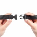 足を吊るしてむくみを防止できる折りたたみ可能なフットレスト「200-BAGIN004シリーズ」(サンワプライ発表資料より) 足を吊るしてむくみを防止できる折りたたみ可能なフットレスト「200-BAGIN004シリーズ」(サンワプライ発表資料より)