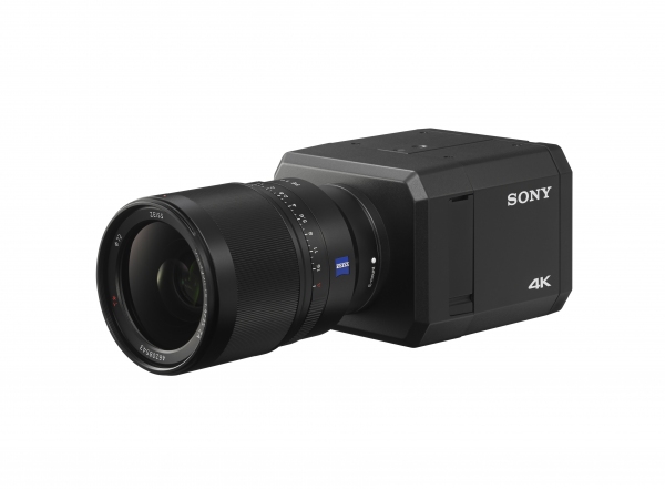 ソニーが8月に発売する4K対応のネットワークカメラ「SNC-VB770」（写真提供：ソニー）