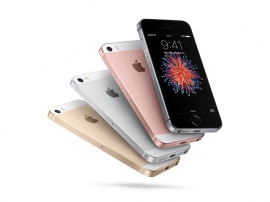 アップルは、3月に比較的廉価な新型モデル「iPhone SE」を追加発売するも、販売台数が想定通りに伸びていないため、減産期間を延長する方針を部品メーカーに伝えたとされる