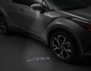 トヨタ自動車が28日に日本仕様の概要を初公開した新型車「C-HR」（写真提供：トヨタ自動車）