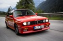 ビー・エム・ダブリューは、高性能スポーツカー「M3セダン」の特別限定車「30 Jahre M3」を発売する。写真は、初代M3  (E30)。（（写真提供：BMW）