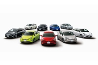 4～9月の車名別新車販売台数は、トヨタ自動車のハイブリッド車（HV）「プリウス」が前年同期比2.5倍の13万6,616台で首位だった。（写真提供：トヨタ自動車）
