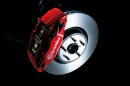 富士重工業が11月7日に発売する、スポーツカー「SUBARU BRZ」の最上級グレード「GT」のbrembo製4輪ベンチレーテッドディスクブレーキ（写真提供：富士重工業）