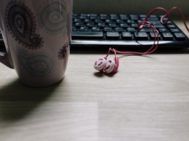 理化学研究所らの共同研究グループは、環境音楽の聴取により主観的な疲労が軽減し、安心・リラックス感が増強すること及び、その際の自律神経機能指標の変化パターンが、疲労、癒し、眠気、憂鬱などの主観的気分の変化によって予測可能であることを明らかにした。 理化学研究所らの共同研究グループは、環境音楽の聴取により主観的な疲労が軽減し、安心・リラックス感が増強すること及び、その際の自律神経機能指標の変化パターンが、疲労、癒し、眠気、憂鬱などの主観的気分の変化によって予測可能であることを明らかにした。