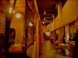 リクルートライフスタイルは東名阪の男女約10,000人を対象に毎月実施している「外食市場調査」の、2016年度の結果を発表した。外食市場は3兆9,194億円、中食市場は1兆963億円となり、前年と比較すると落ち込みが見られた。 リクルートライフスタイルは東名阪の男女約10,000人を対象に毎月実施している「外食市場調査」の、2016年度の結果を発表した。外食市場は3兆9,194億円、中食市場は1兆963億円となり、前年と比較すると落ち込みが見られた。