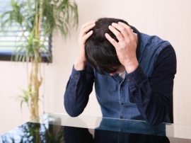 大学生の『2.6人に1人』が奨学金を利用しており、四年制大卒利用者の62.3%が「返済負担に感じる」と回答した。 大学生の『2.6人に1人』が奨学金を利用しており、四年制大卒利用者の62.3%が「返済負担に感じる」と回答した。