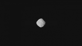 「探査機オシリス・レックスによる、小惑星ベンヌの画像」(c) NASA/Goddard/University of Arizona