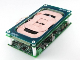 ロームは1月15日、ST マイクロエレクトロニクスのNFC リーダライタIC と8bit マイコンを採用した車載向けワイヤレス給電ソリューションの開発を発表。Qi 規格とNFC を組み合わせることで車載アプリケーションの技術革新に貢献する ロームは1月15日、ST マイクロエレクトロニクスのNFC リーダライタIC と8bit マイコンを採用した車載向けワイヤレス給電ソリューションの開発を発表。Qi 規格とNFC を組み合わせることで車載アプリケーションの技術革新に貢献する