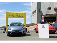 2012年5月に開始された「The Beetle」の輸入で国内に4万4681台導入された。写真は最終上陸したストーンウォシュドブルーメタリックのボディカラーのターボモデル