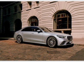新しい「Mercedes S-Class」のエクステリア シンプルかつクリーンでありながら、存在感を放つ 新しい「Mercedes S-Class」のエクステリア シンプルかつクリーンでありながら、存在感を放つ