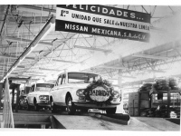 1966年、メキシコに日産として初の海外生産工場となるクエルナバカ工場を設立し、操業を開始　創業当時の模様　ライン上は310型ブルーバード