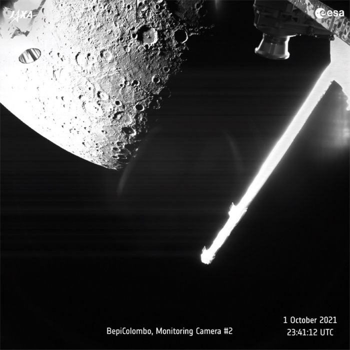 ESAとJAXAの水星探査「ベピコロンボ」、最初の水星接近画像公開