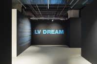 「ルイ・ヴィトン」が没入型エキジビジョン空間にカフェを併設した「LV ドリーム」をオープン　百貨店ラ・ベル・ジャルディニエール跡地を会場に