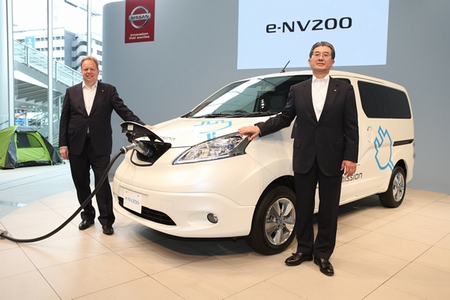 日産、EV初商用車「e-NV200」の発表披露会