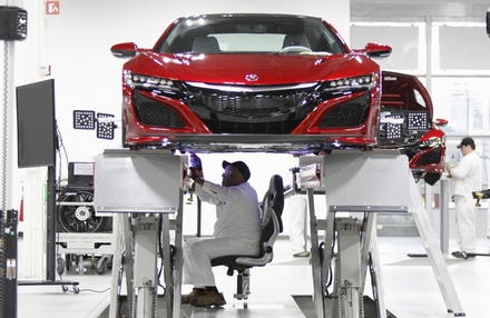 ホンダ、米国で高級スポーツカー新型「NSX」の量産を開始
