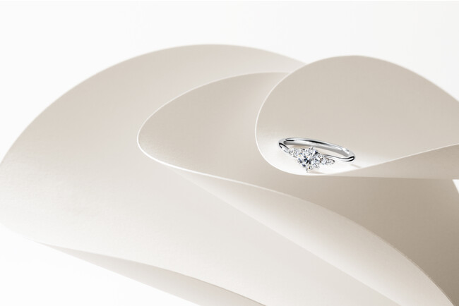 国内最多級のダイヤを取り扱うブリリアンス・プラス、新作の婚約指輪『ロゼット』を7/20（木）より発売