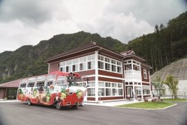 Dts creation、八ッ場ダムの水陸両用バス「にゃがてん号」を8月10日(木)より運行開始