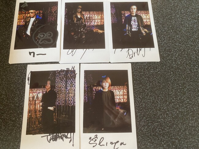 <DIR EN GREY>最新ライブツアーから東京公演をWOWOWで8/11(金・祝) 午後5:15~全曲ノーカットで放送&配信!!️メンバーコメント入りライブダイジェスト公開!サイン入りプレゼントも!