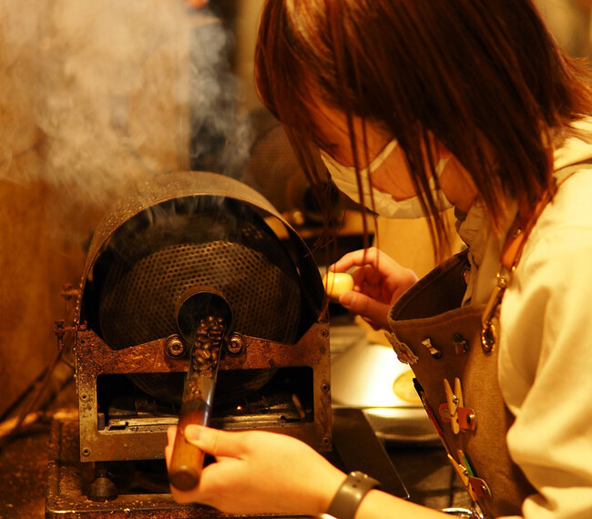 『千成屋珈琲ラゾーナ川崎プラザ』より焙煎士が調合した『直火焙煎珈琲』が新登場！
