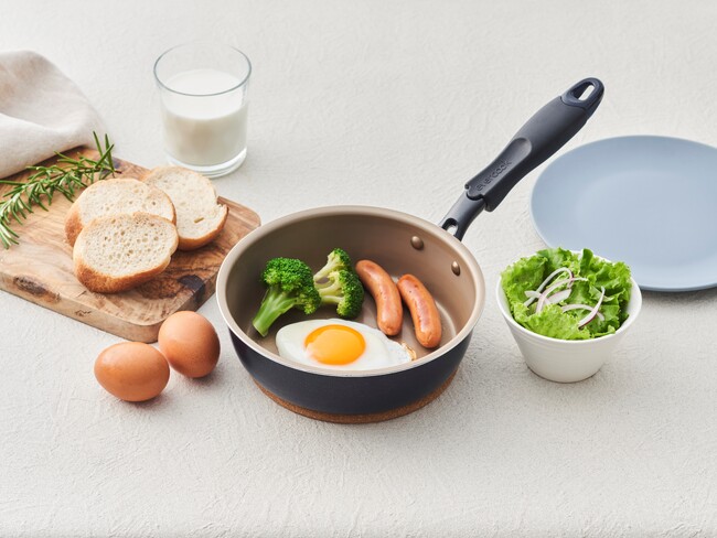 朝食のおかずや、ちょっとした料理にちょうどいい小型サイズ「evercook深型フライパン18cm」が発売