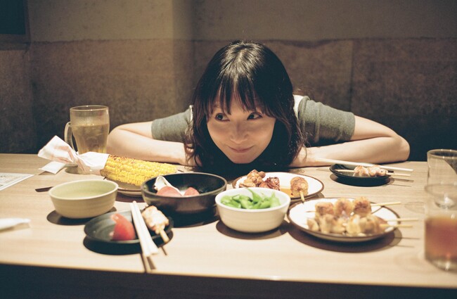 発売当日に即重版決定! 松岡茉優のデビュー20周年を記念した初めての著書『ほんまつ』