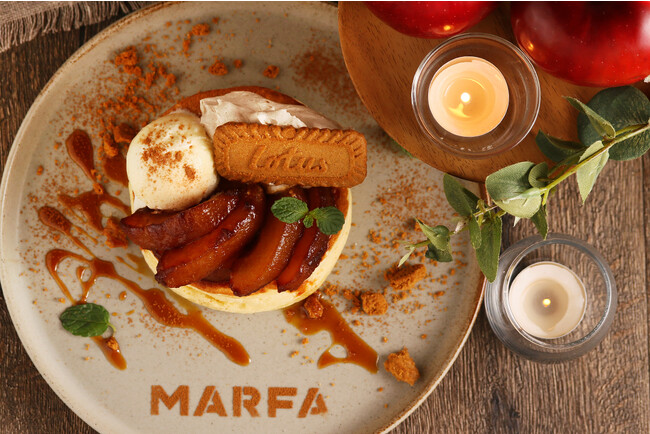 横浜モアーズ3F『MARFA CAFE』から冬限定！アップルシナモンパンケーキとジンジャーブレッドシェイクが12/15より登場。