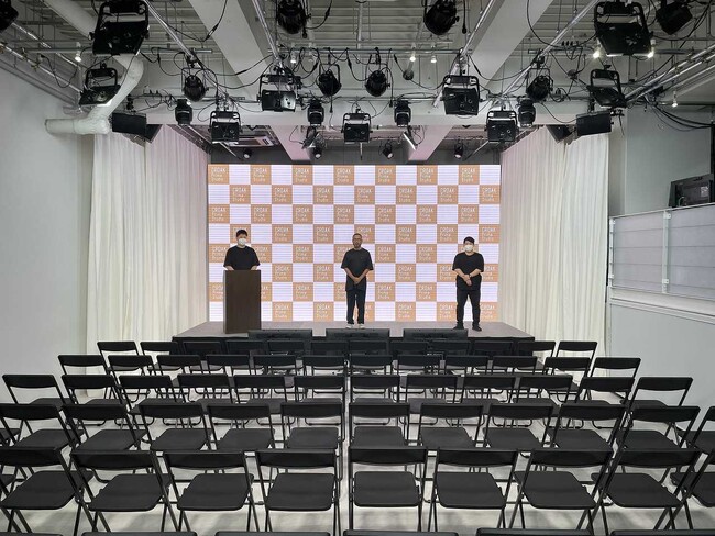 300インチLED映像モニター付き。プレス発表会・記者会見 ハイブリッド開催パッケージ