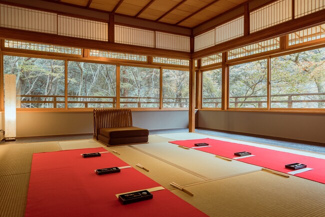 【星のや京都】四季の情景に触れながら、日本の美意識を和歌に詠む「奥嵐山の歌詠み」今年も開催｜開催日：2024年4月3日、7月29日、11月30日