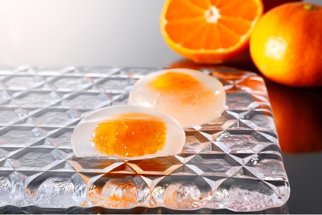 夏を予感させる鮮やかな橙色と瑞々しさ。【築地ちとせ】より愛媛県産せとかを使用した「ちとせのわらび餅せとか」を季節限定で発売。
