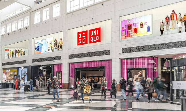 2024年秋、ユニクロがポーランドに初の常設店舗をオープン
