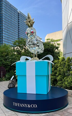 【阪急うめだ本店】13階 屋上広場にティファニー バードのオブジェを展示!