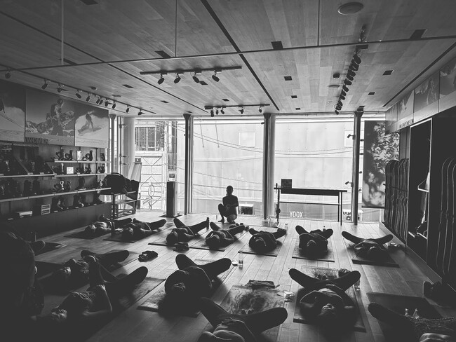 人気ヨガスタジオ「IGNITE YOGA」が「Burton」にてヨガクラスを定期開催!
