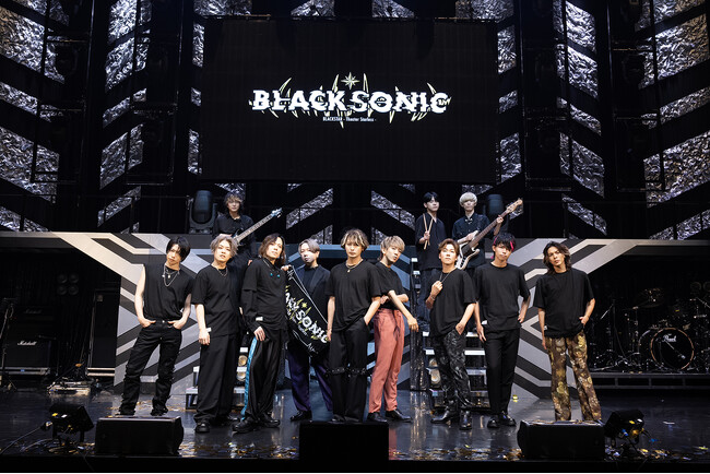 【福岡昼公演オフィシャルレポート】常に挑戦を続けるブラックスターの新たなライブ、爆誕!