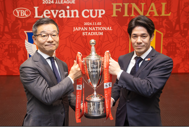 ティファニー、「Jリーグ YBCルヴァンカップ」の優勝トロフィーを今年も制作