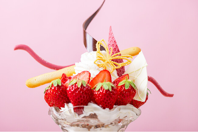 伊豆の春の味!伊豆産紅ほっぺのいちごパフェ