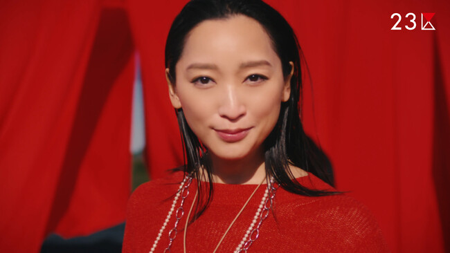 テーマは「ドーパミンドレッシング」『23区』“感情表現型ファッションムービー”公開