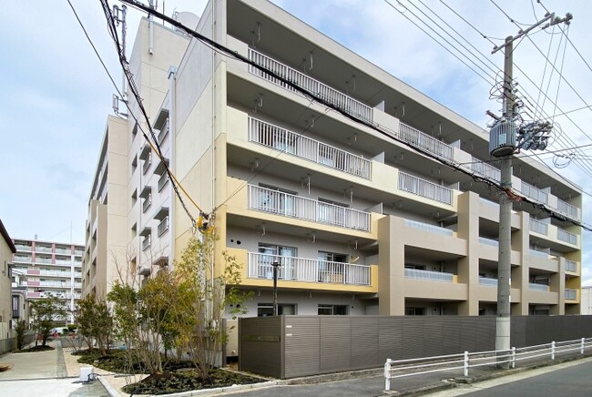 奥村組、積水化学、リノベるの3社協業で築48年の築古ストックを”一棟全戸ZEH水準化”