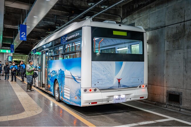BYD 電気バス「K8」が、4/15より立山黒部アルペンルートでの運行を開始