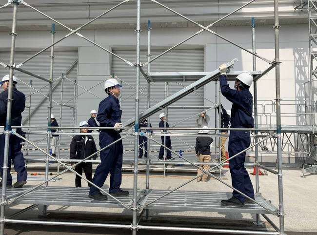 足場作業の墜落事故ゼロへ── タカミヤの安全教育、受講者3,000人を突破